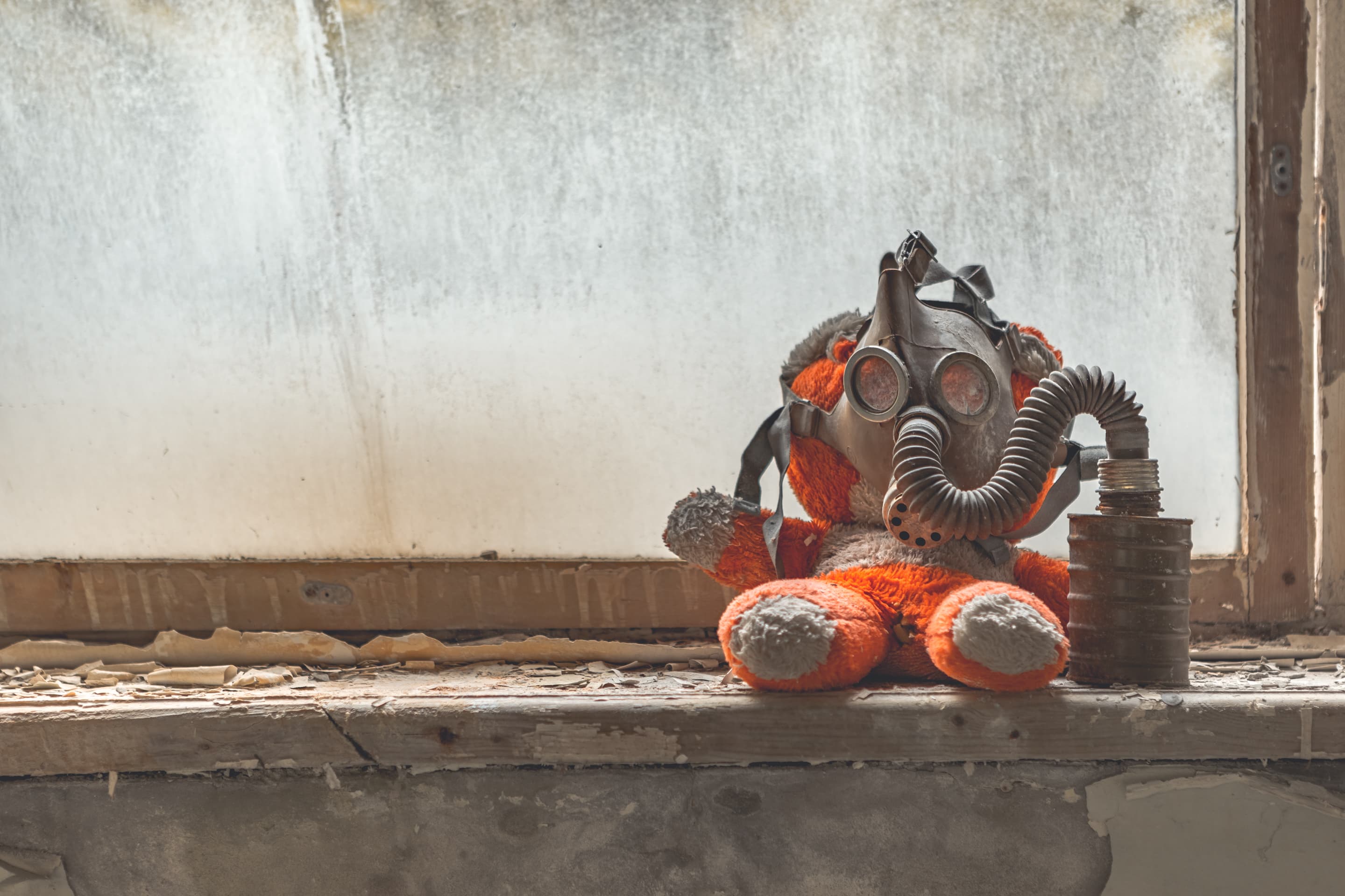 Teddybär mit Gasmaske