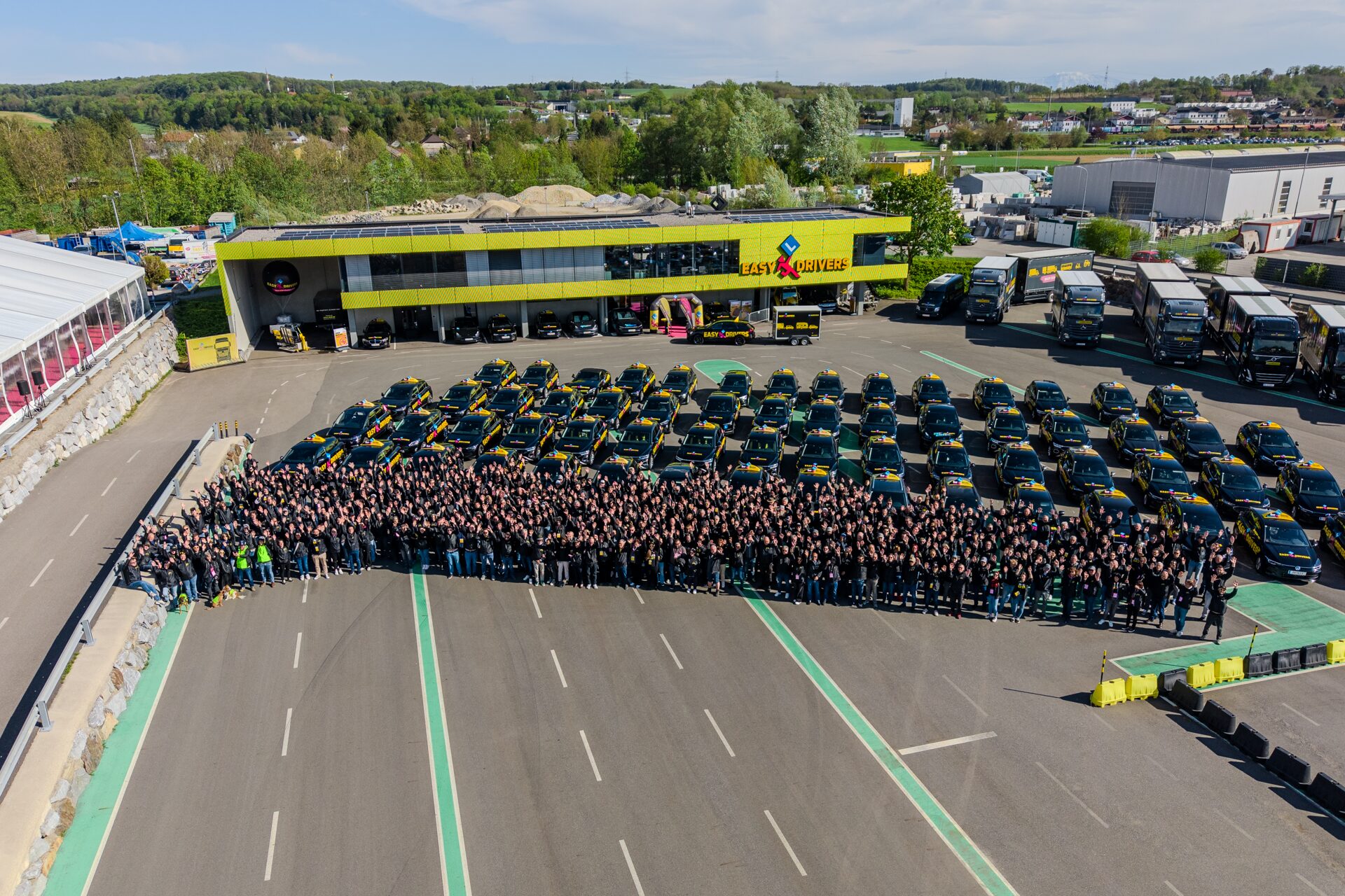Event easy drivers drohne gruppenfoto — Moritz Scheer