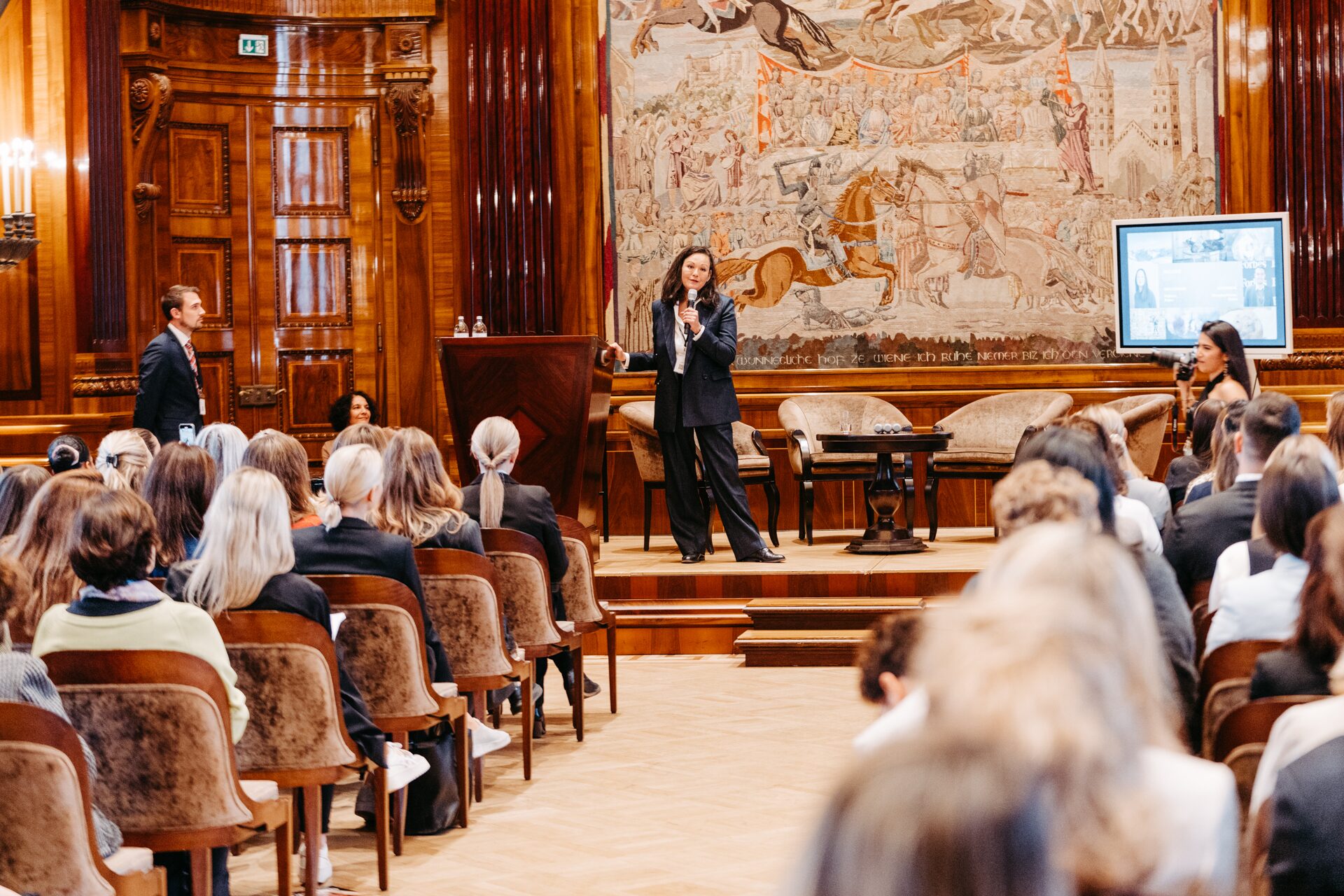 Event vortrag festsaal — Moritz Scheer