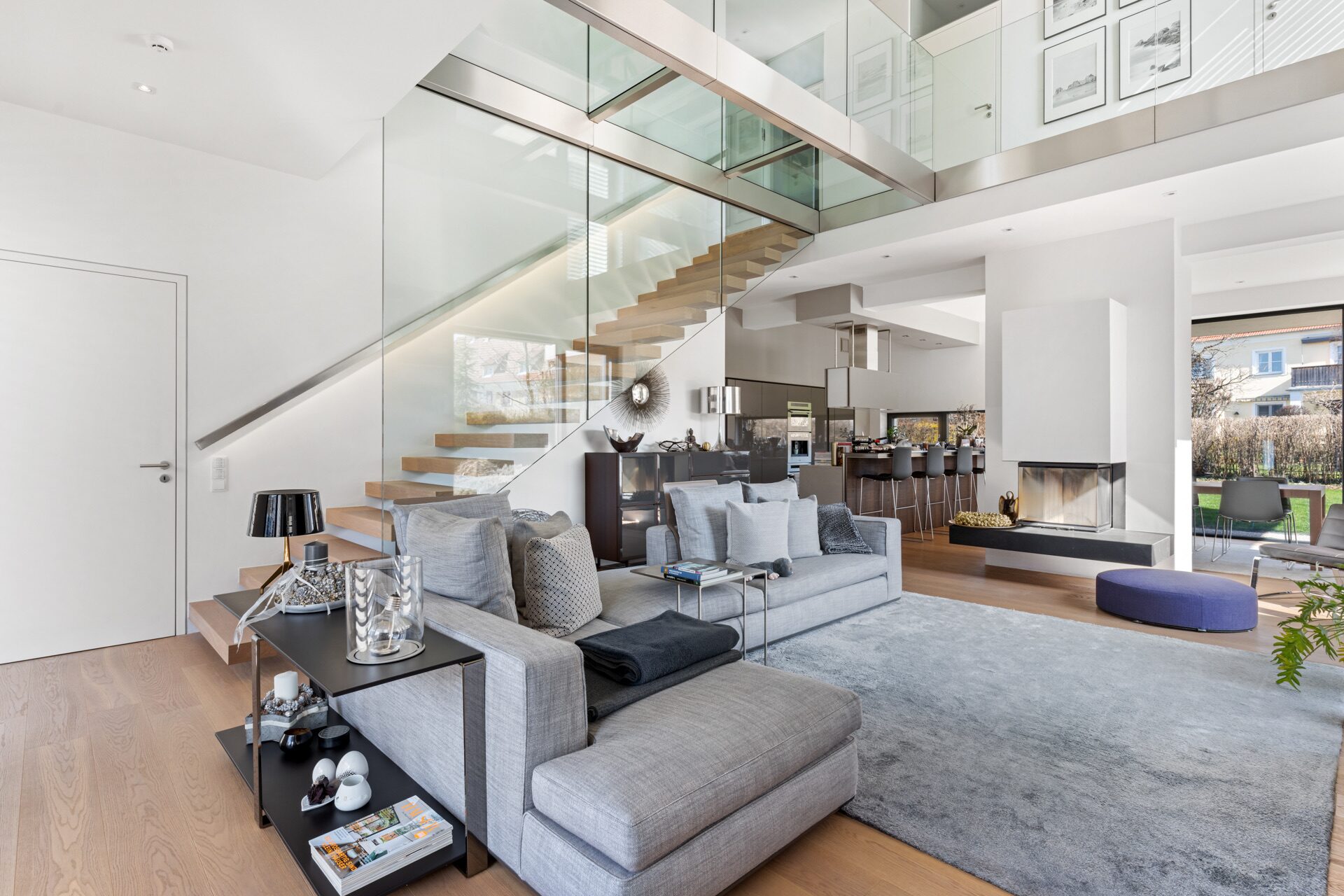 Immobilien interieur penthouse wohnzimmer — Moritz Scheer