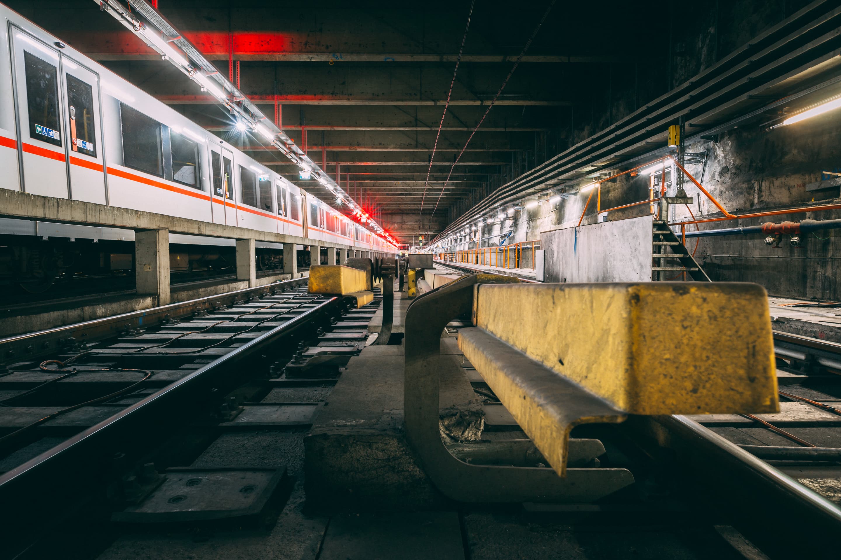 Gleise im Tunnel